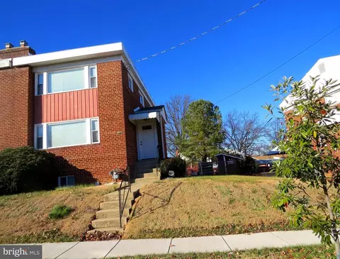 5129 Chillum Pl NE, Washington, DC 20011