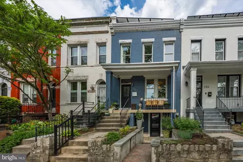 732 13th St SE, Washington, DC 20003