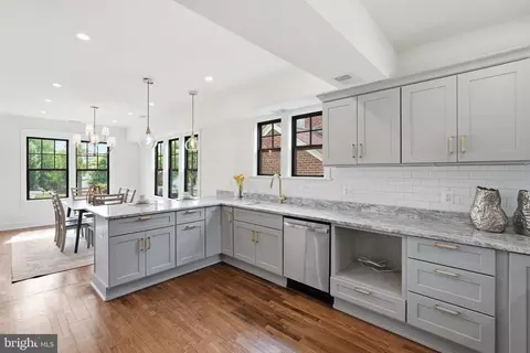 2605 33rd St SE, Washington, DC 20020
