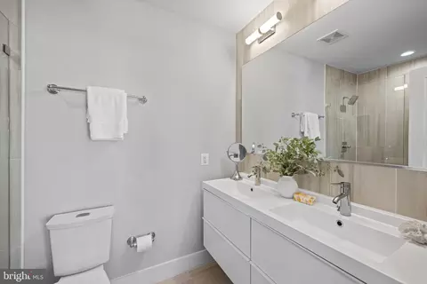 Bath - 1124 4th St NE, Washington, DC 20002 photo 2 of 6