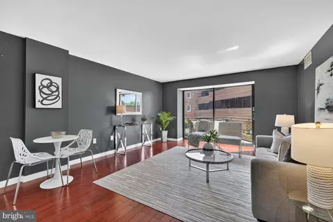 1015 33rd St NW #409, Washington, DC 20007