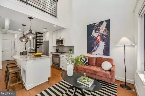 1444 Fairmont St NW #4, Washington, DC 20009