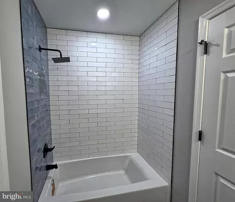 Bath - 5002 Kimi Gray Ct SE, Washington, DC 20019 photo 2 of 3