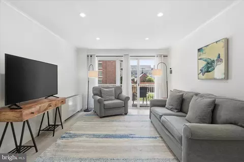 730 24th St NW #309, Washington, DC 20037
