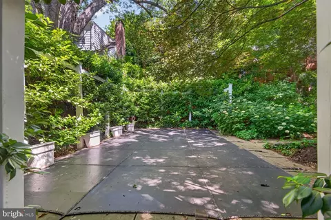 1656 Foxhall Rd NW, Washington, DC 20007 photo 5