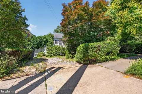 1656 Foxhall Rd NW, Washington, DC 20007 photo 2