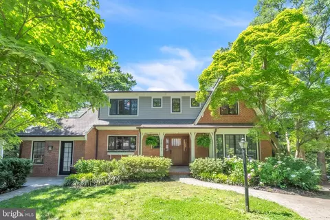 2803 Arizona Ter NW, Washington, DC 20016