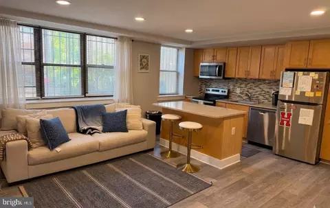 212 Oakwood St SE #B2, Washington, DC 20032