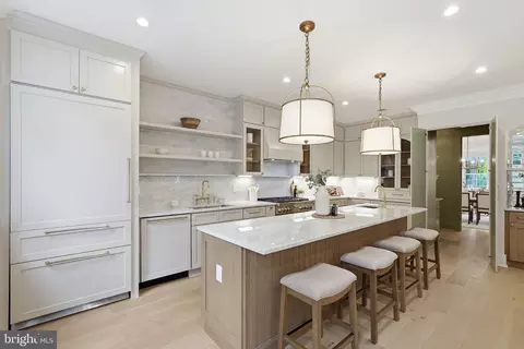 4528 49th St NW, Washington, DC 20016