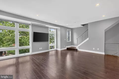 Living - 2126 3rd St NE #B, Washington, DC 20002 photo 3 of 4