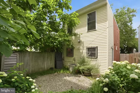 Exterior - 723 L St NE, Washington, DC 20002 photo 2 of 6
