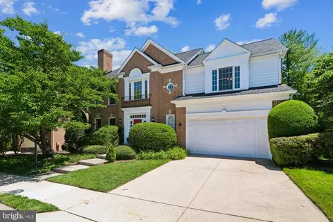 5105 Warren Pl NW, Washington, DC 20016