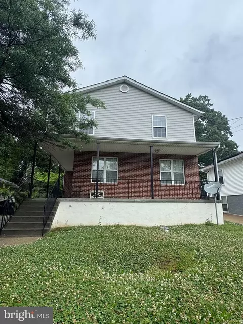4230 Eads St NE, Washington, DC 20019