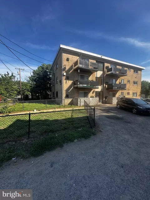 4611 Quarles St NE, Washington, DC 20019