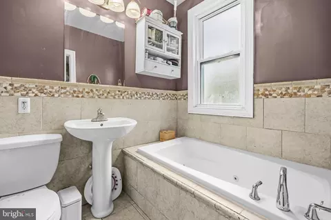 Bath - 1824 3rd St NE, Washington, DC 20002 photo 3 of 5
