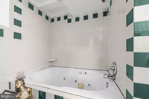 Bath - 1824 3rd St NE, Washington, DC 20002 photo 5 of 5