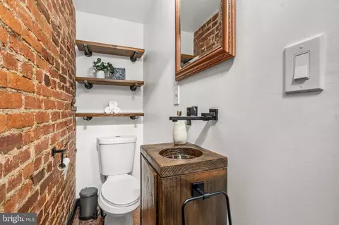 Bath - 124 Todd Pl NE, Washington, DC 20002 photo 1 of 4