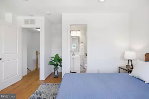 Bedroom - 329 18th Pl NE, Washington, DC 20002 photo 4 of 8