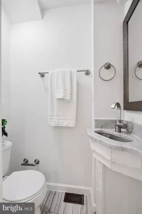 Bath - 329 18th Pl NE, Washington, DC 20002 photo 1 of 6