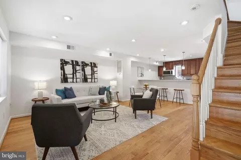 329 18th Pl NE, Washington, DC 20002