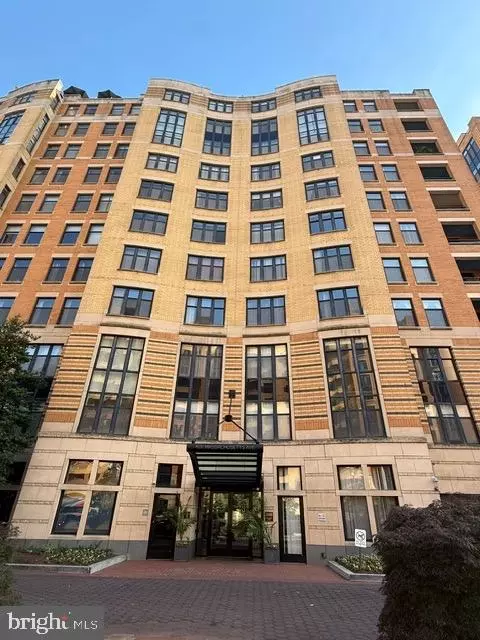 400 Massachusetts Ave NW #1207, Washington, DC 20001