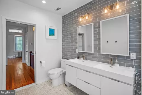Bath - 626 D St NE, Washington, DC 20002 photo 3 of 4