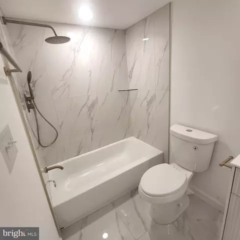Bath - 562 24th St NE, Washington, DC 20002 photo 3 of 4