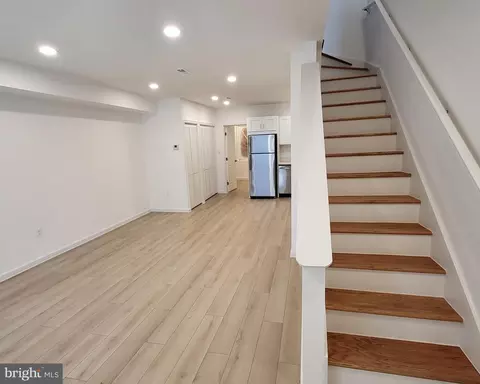 562 24th St NE, Washington, DC 20002