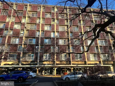 800 4th St SW #S325, Washington, DC 20024