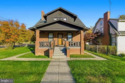 2604 32nd St SE, Washington, DC 20020