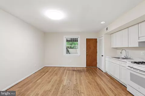 Living - 1235 16th St NE, Washington, DC 20002 photo 2 of 11