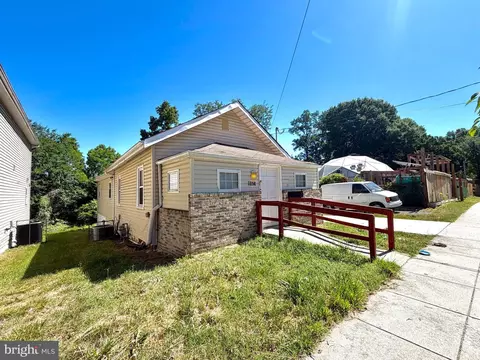 5314 Dix St NE, Washington, DC 20019