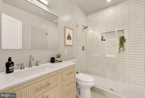 Bath - 1128 Morse St NE #PH, Washington, DC 20002 photo 4 of 4