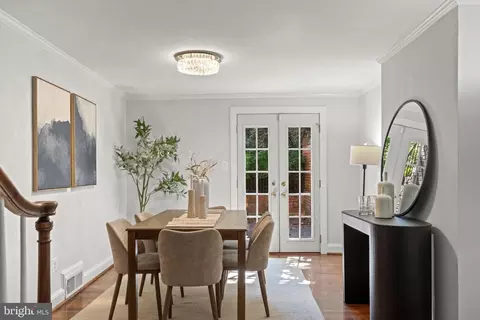 Dining - 1333 27th St NW, Washington, DC 20007 photo 1 of 3