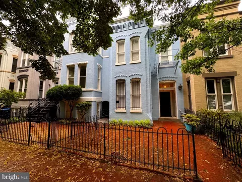 213 215 5th St SE, Washington, DC 20003