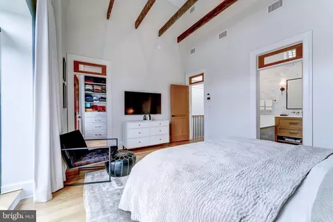 Bedroom - 1327 R St NW #2, Washington, DC 20009 photo 4 of 5