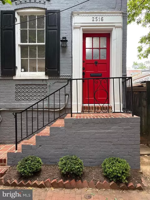 2516 E Place NW, Washington, DC 20007