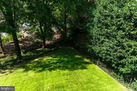 Exterior - 4841 Kemble Pl NW, Washington, DC 20007 photo 15 of 16