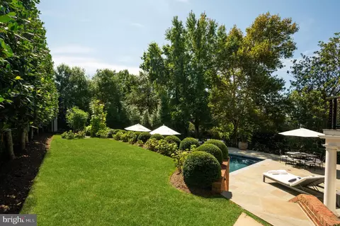 Exterior - 4841 Kemble Pl NW, Washington, DC 20007 photo 12 of 16