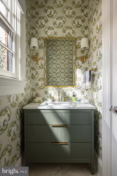 Bath - 4841 Kemble Pl NW, Washington, DC 20007 photo 1 of 9