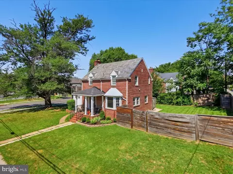 1494 Douglas St NE, Washington, DC 20018
