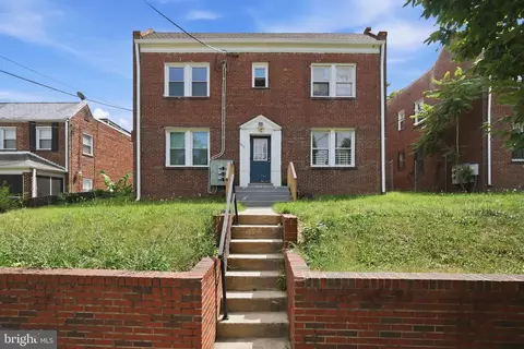 3919 R St SE, Washington, DC 20020