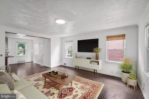 Living - 344 Oneida St NE, Washington, DC 20011 photo 2 of 3