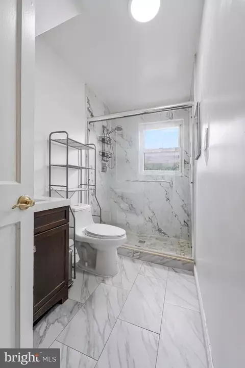 Bath - 344 Oneida St NE, Washington, DC 20011 photo 3 of 5