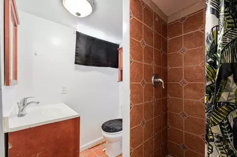 Bath - 344 Oneida St NE, Washington, DC 20011 photo 5 of 5
