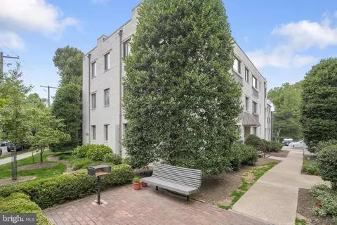 3819 Davis Pl NW #4, Washington, DC 20007