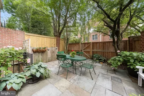 Exterior - 4050 Mansion Dr NW, Washington, DC 20007 photo 3 of 3