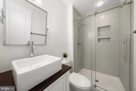 Bath - 4050 Mansion Dr NW, Washington, DC 20007 photo 5 of 5