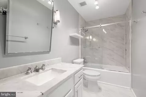 Bath - 4050 Mansion Dr NW, Washington, DC 20007 photo 4 of 5