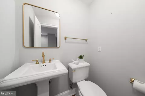 Entry Way - 4050 Mansion Dr NW, Washington, DC 20007 photo 4 of 5